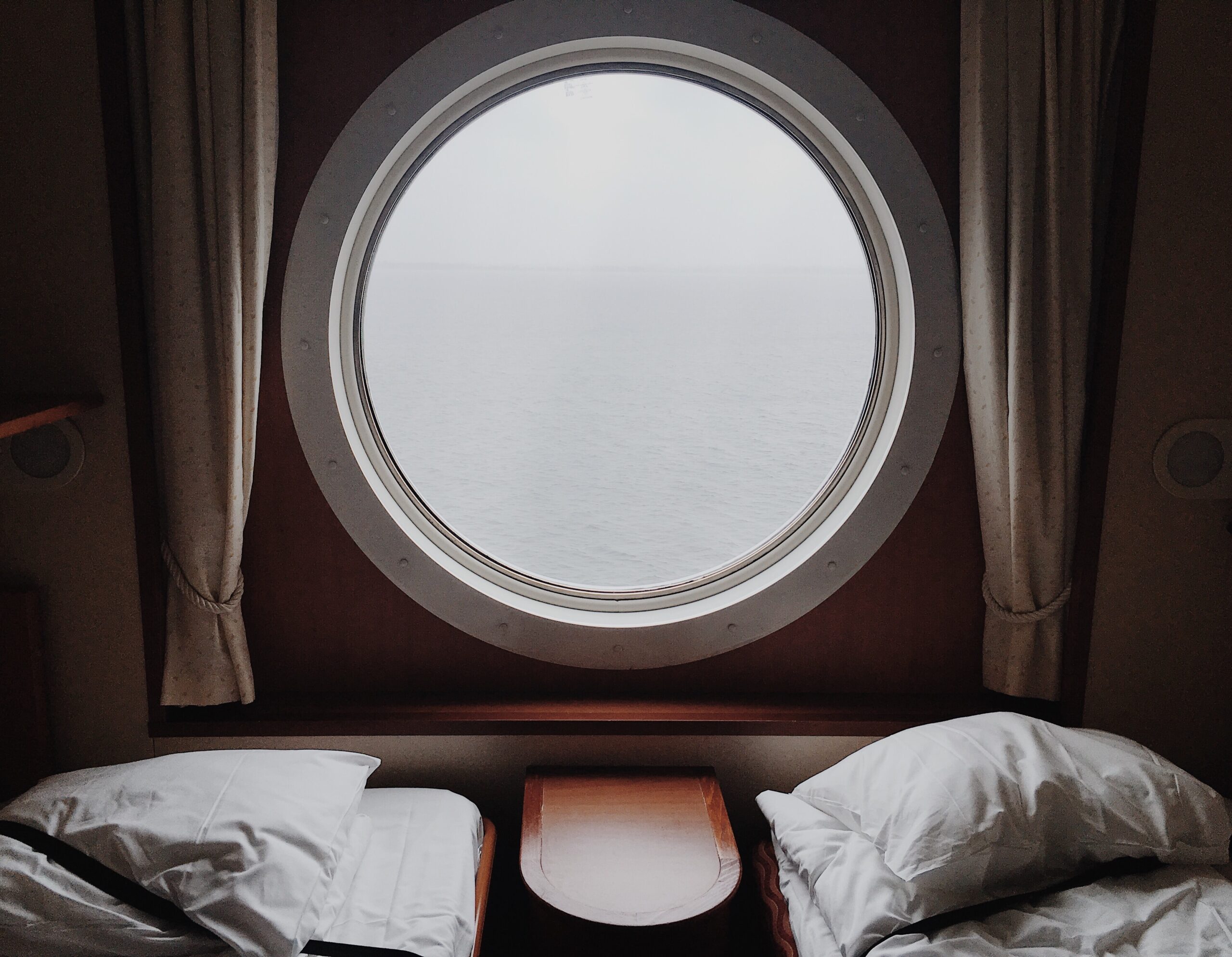 Read more about the article Side-by-Side Comparison of Some of the top Antarctic Cruise Lines